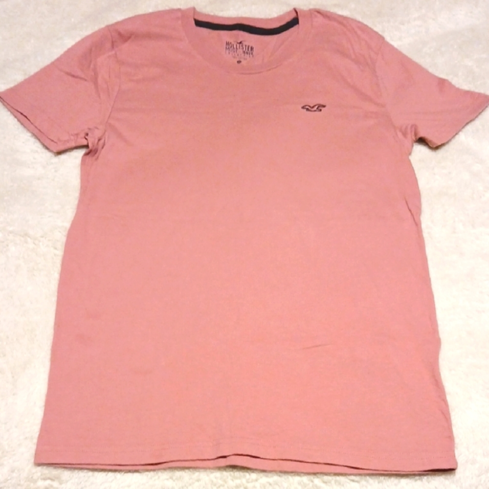 Hollister Men's Pink T-Shirt